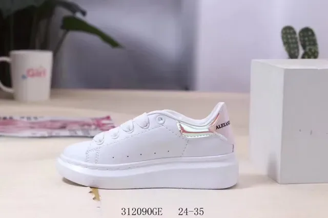 Alexander McQueen حذاء oversized أبيض وأحمر كعب منصة صناديق أصابع مثقوبة sneakers lifestyle 16
