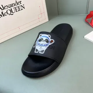 Alexander McQueen 熊猫图案黑色拖鞋
