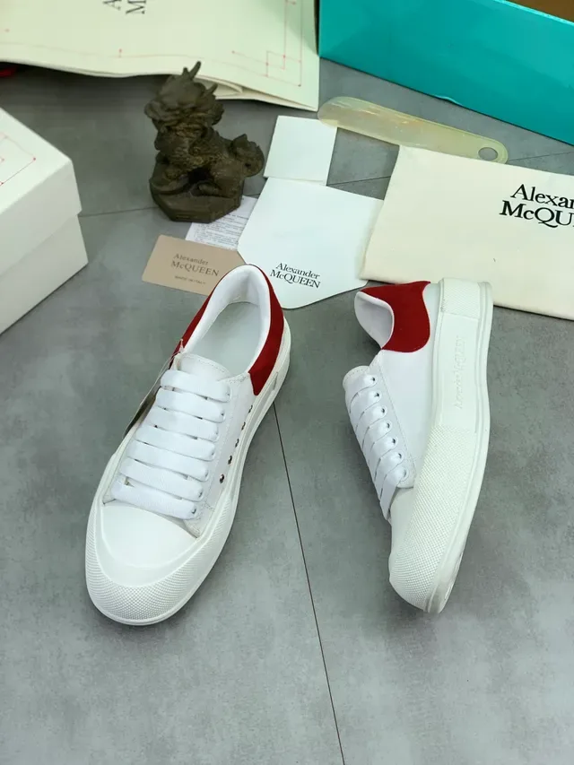 Alexander McQueen सफेद लाल Oversized Silhouette Textured Rubber Sole Lifestyle Sneakers 5