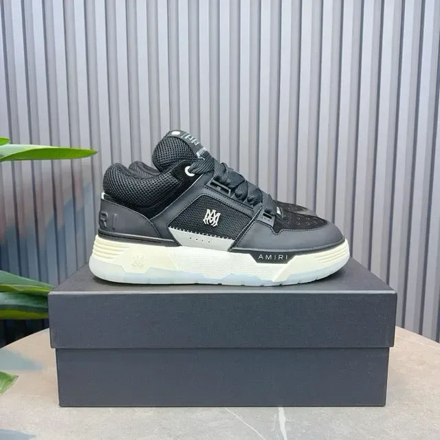 Amiri Chaussures Lifestyle Noir et Beige Low-Top avec Tige en Matériau Mixte 4