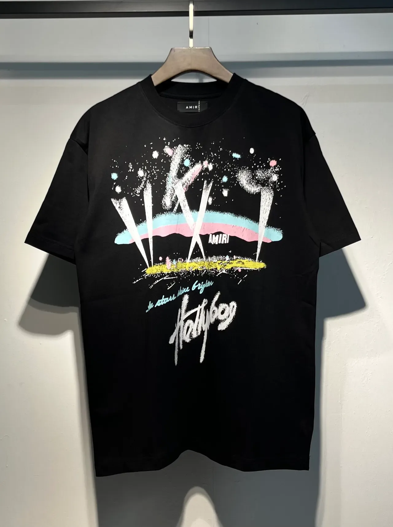 Camiseta preta Amiri Hollywood com estampa gráfica 5