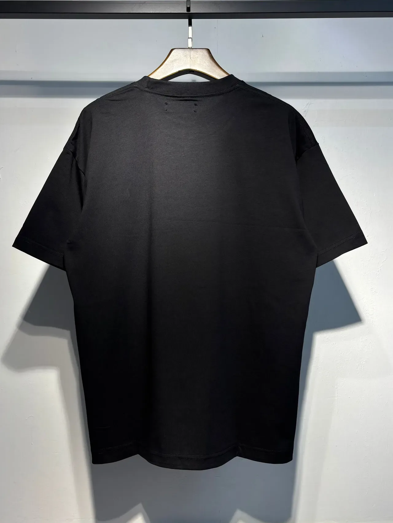 T-shirt col rond Amiri à logo brodé 8