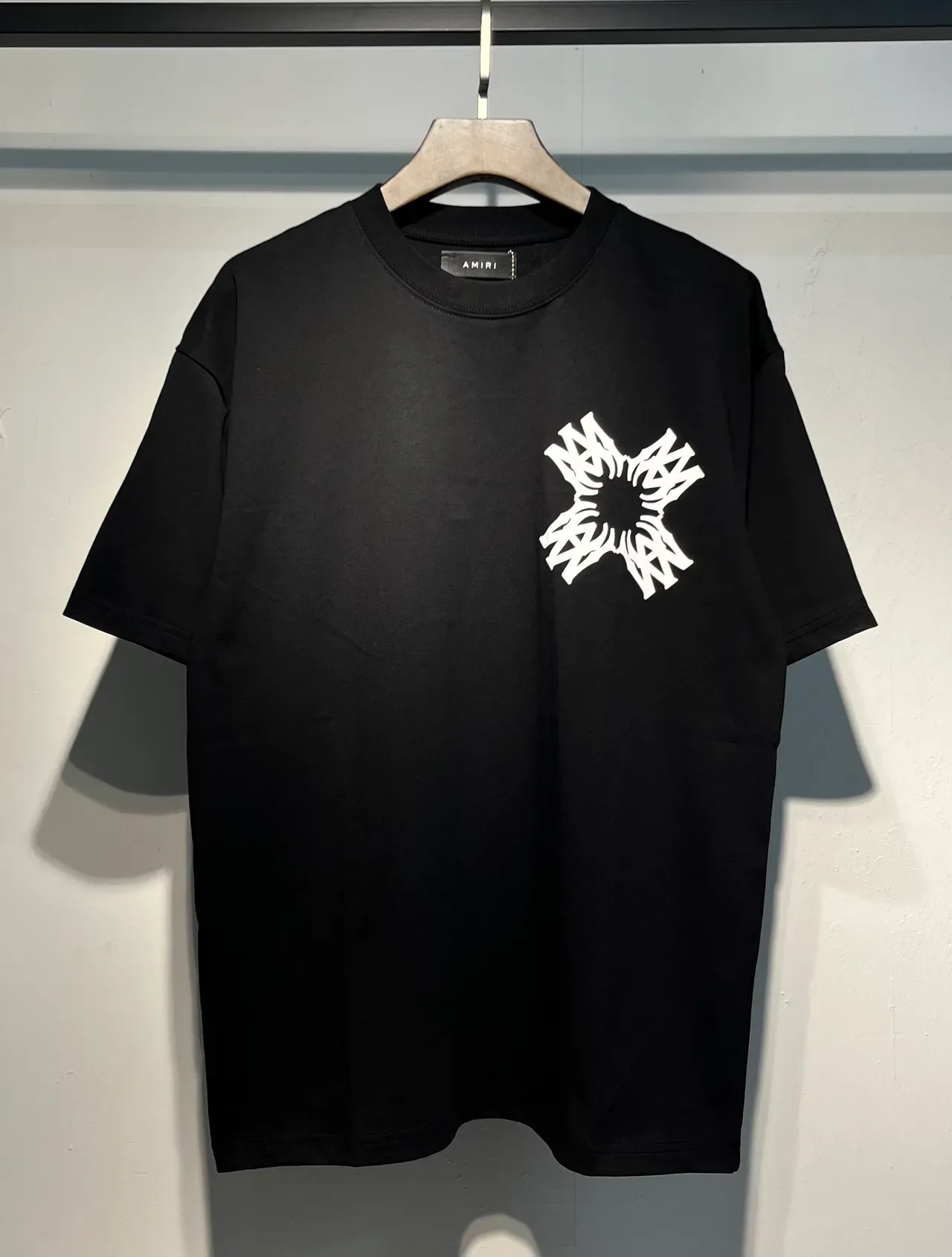Camiseta Amiri Skel Top Negro y Blanco Cuello Redondo Corte Holgado 7