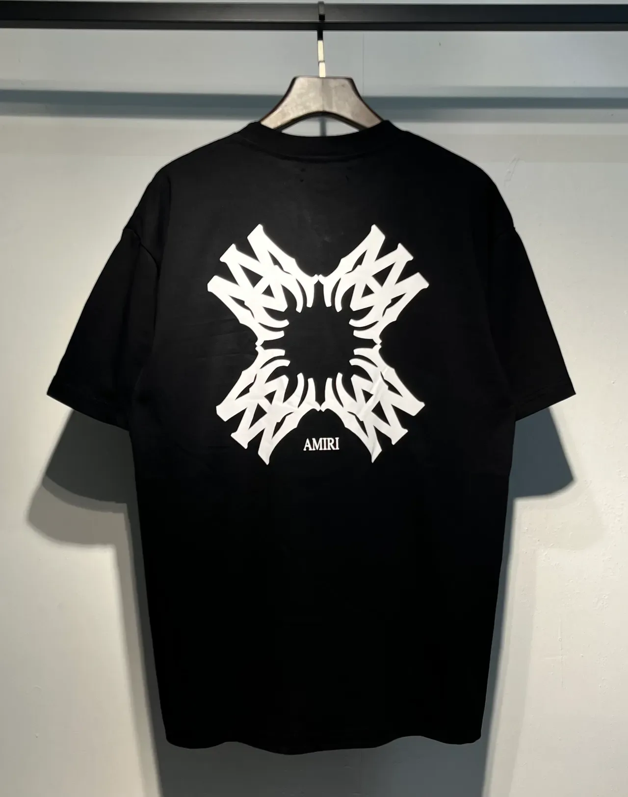 Camiseta Amiri Skel Top Negro y Blanco Cuello Redondo Corte Holgado 8