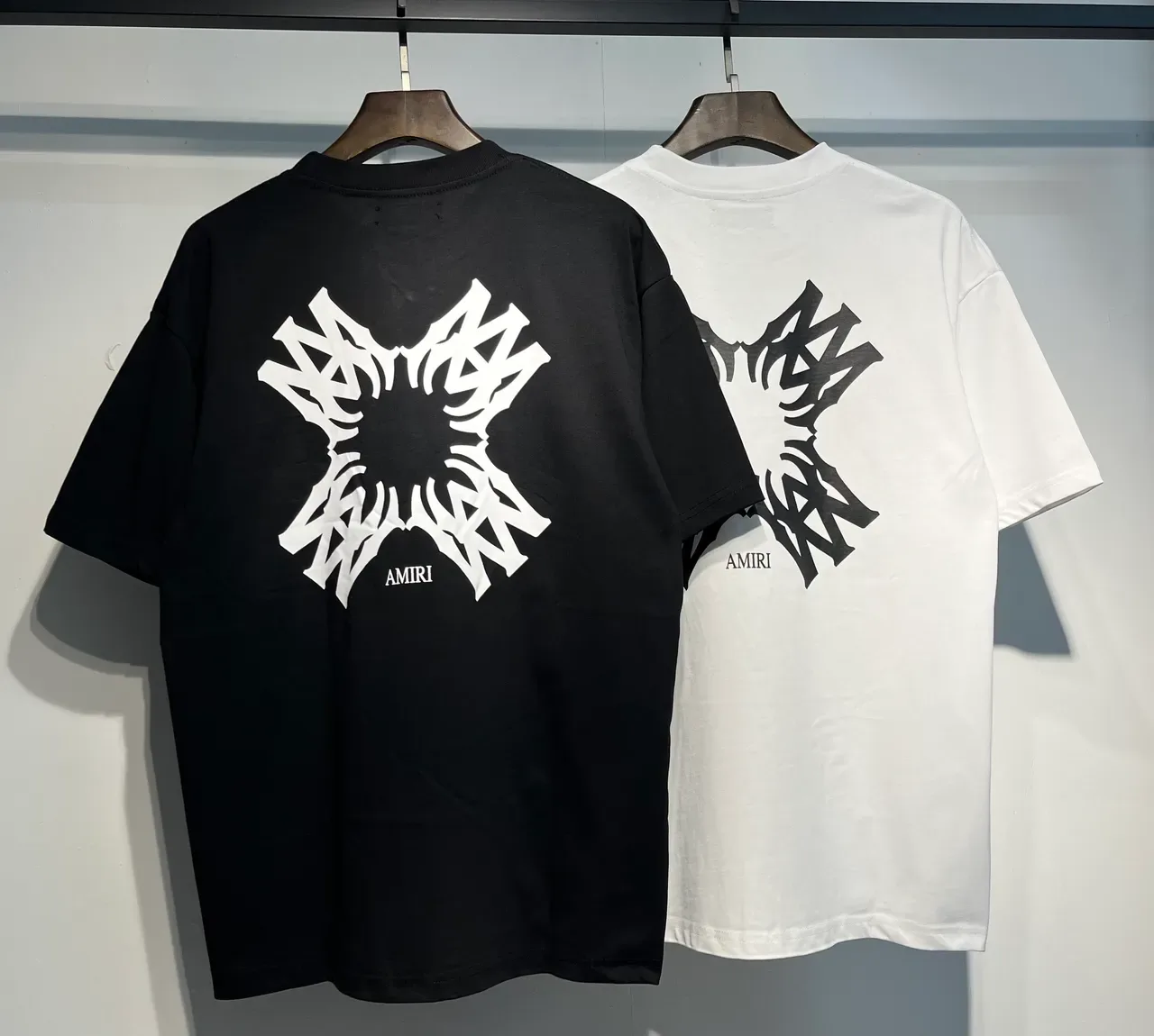 Camiseta Amiri Skel Top Negro y Blanco Cuello Redondo Corte Holgado 12