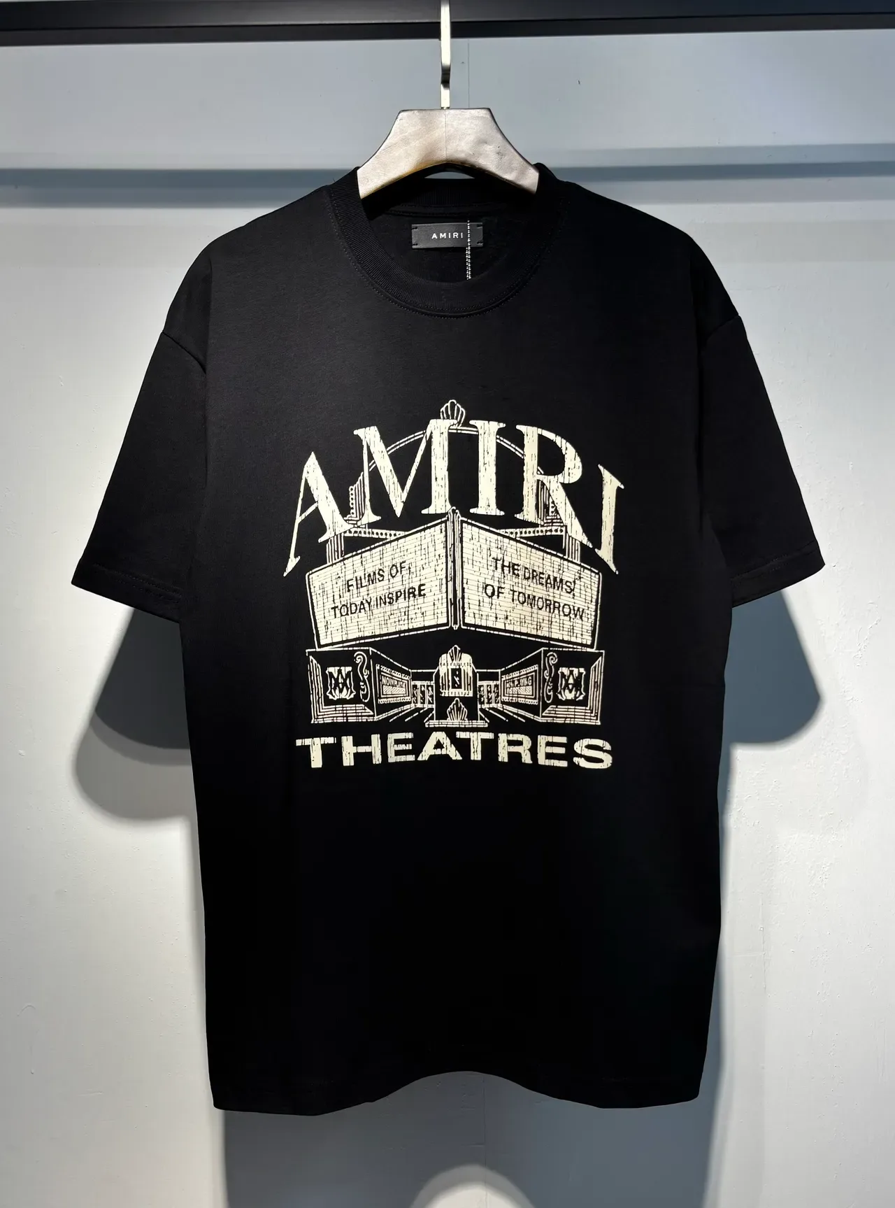 تيشيرت أسود Amiri Theatres بطباعة جرافيك 6