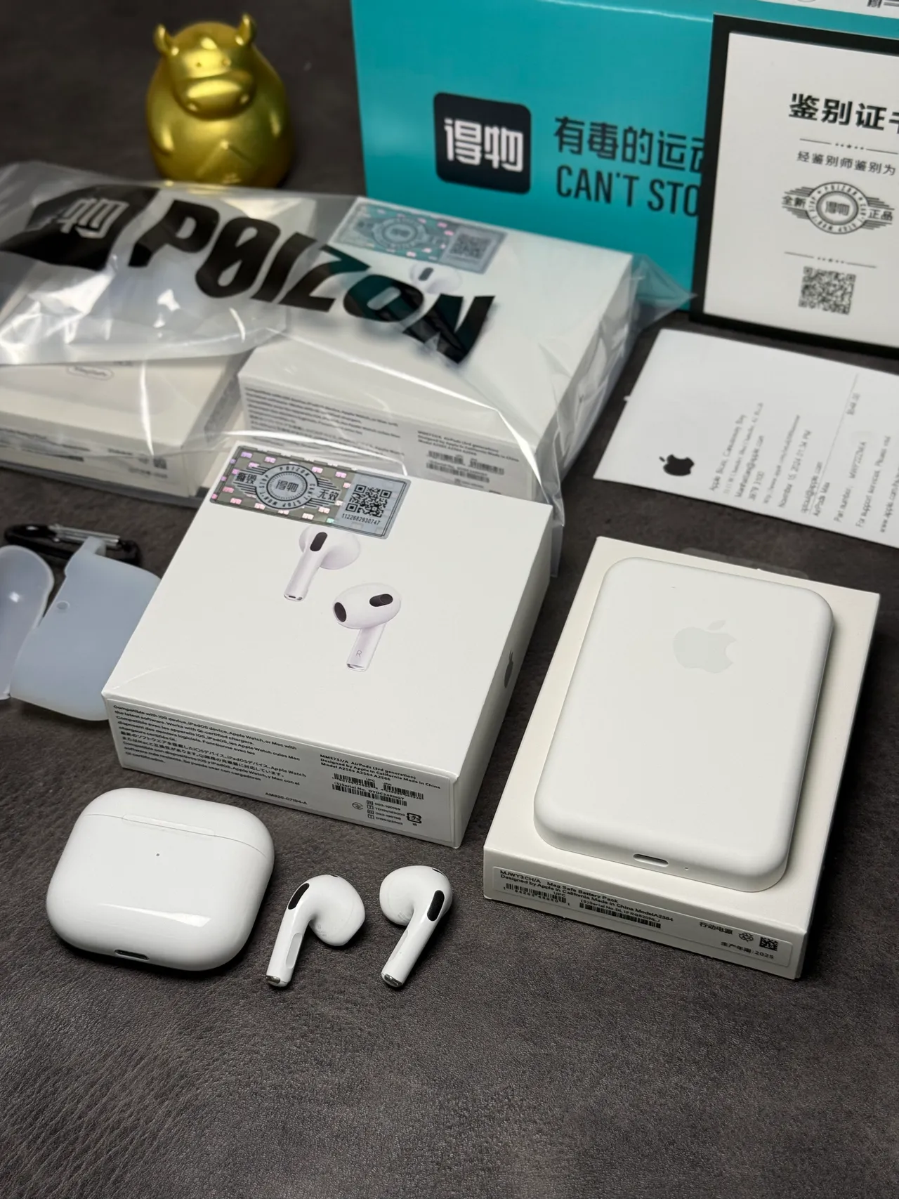 Apple AirPods सफेद काला स्टेम-स्टाइल मैट फिनिश TWS ईयरबड्स 12