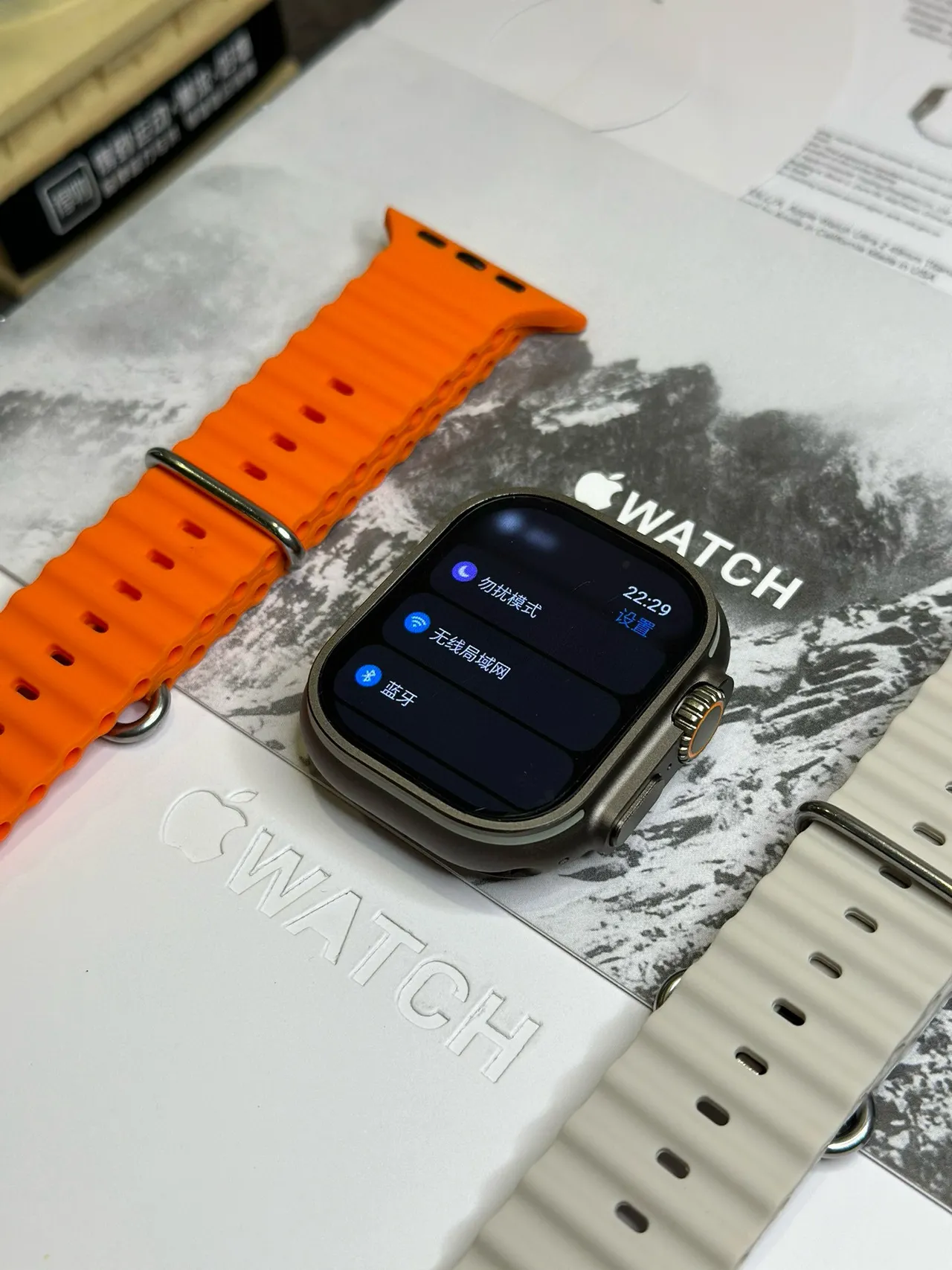 Apple Ultra 灰橙 坚固方形 Case 抬高 Titanium Style Bezel 运动手表 5