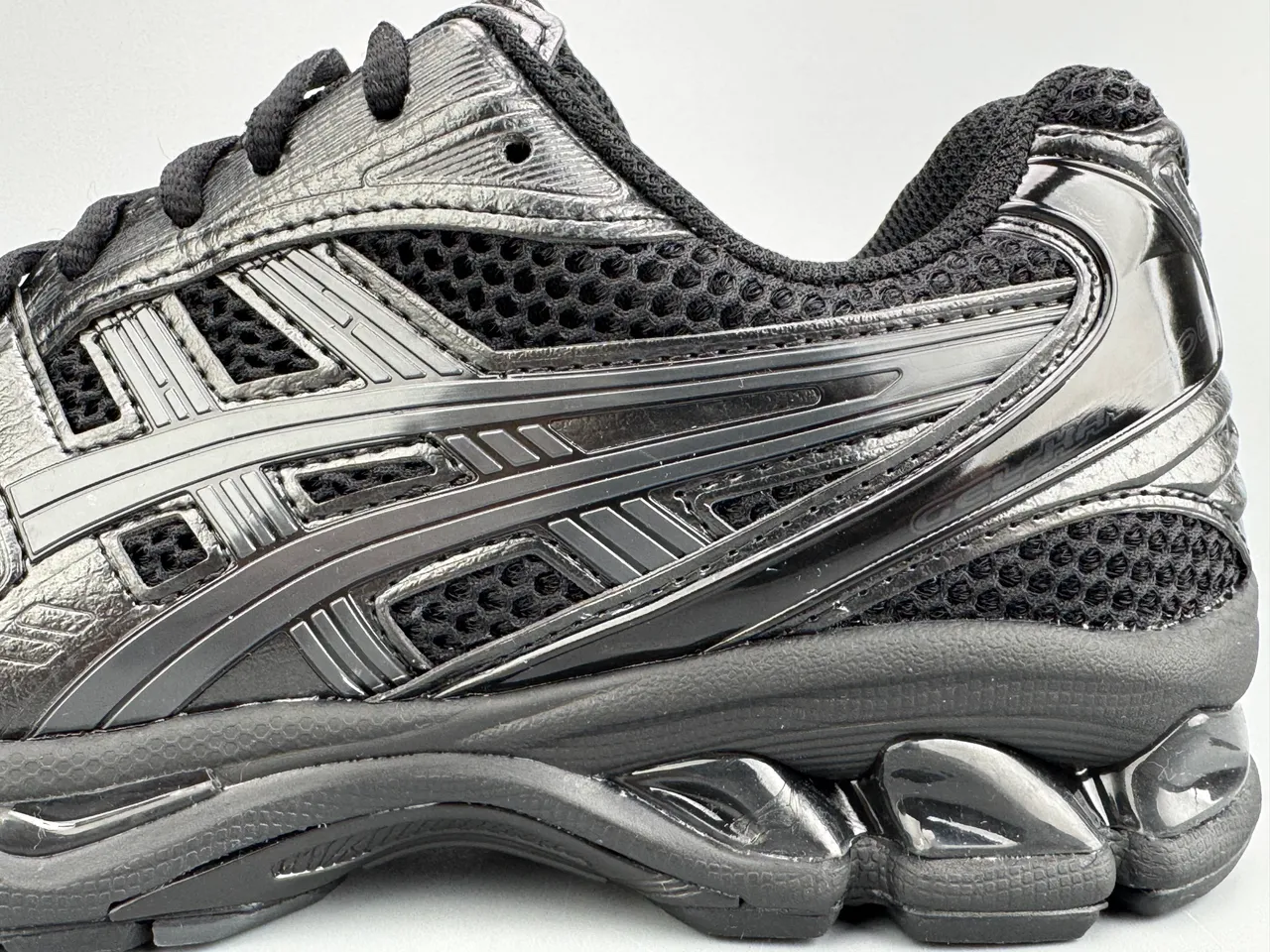ASICS Gel-Kayano কালো মনোচ্রোম রানিং শু 5