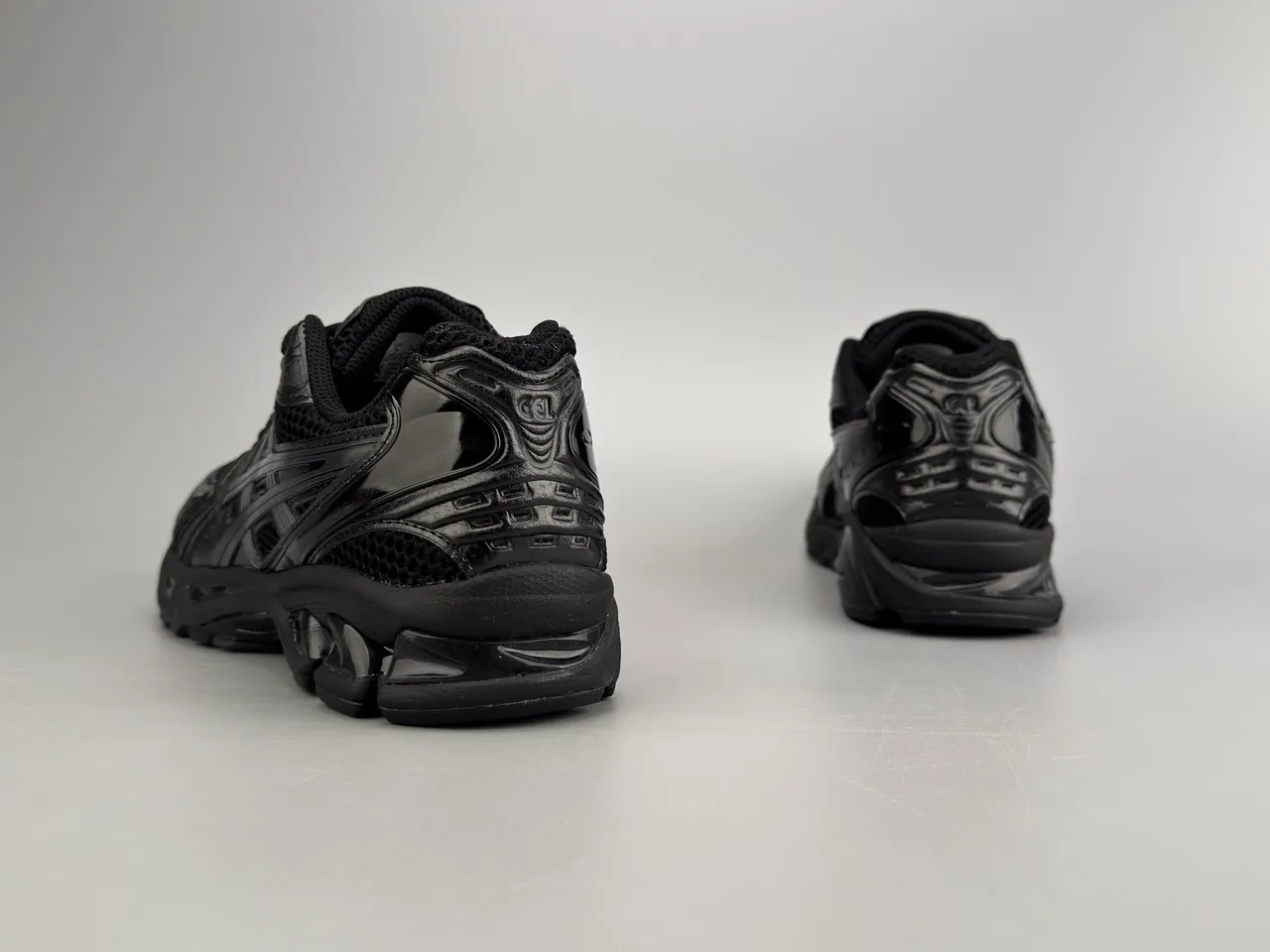 ASICS Gel-Kayano কালো মনোচ্রোম রানিং শু 8