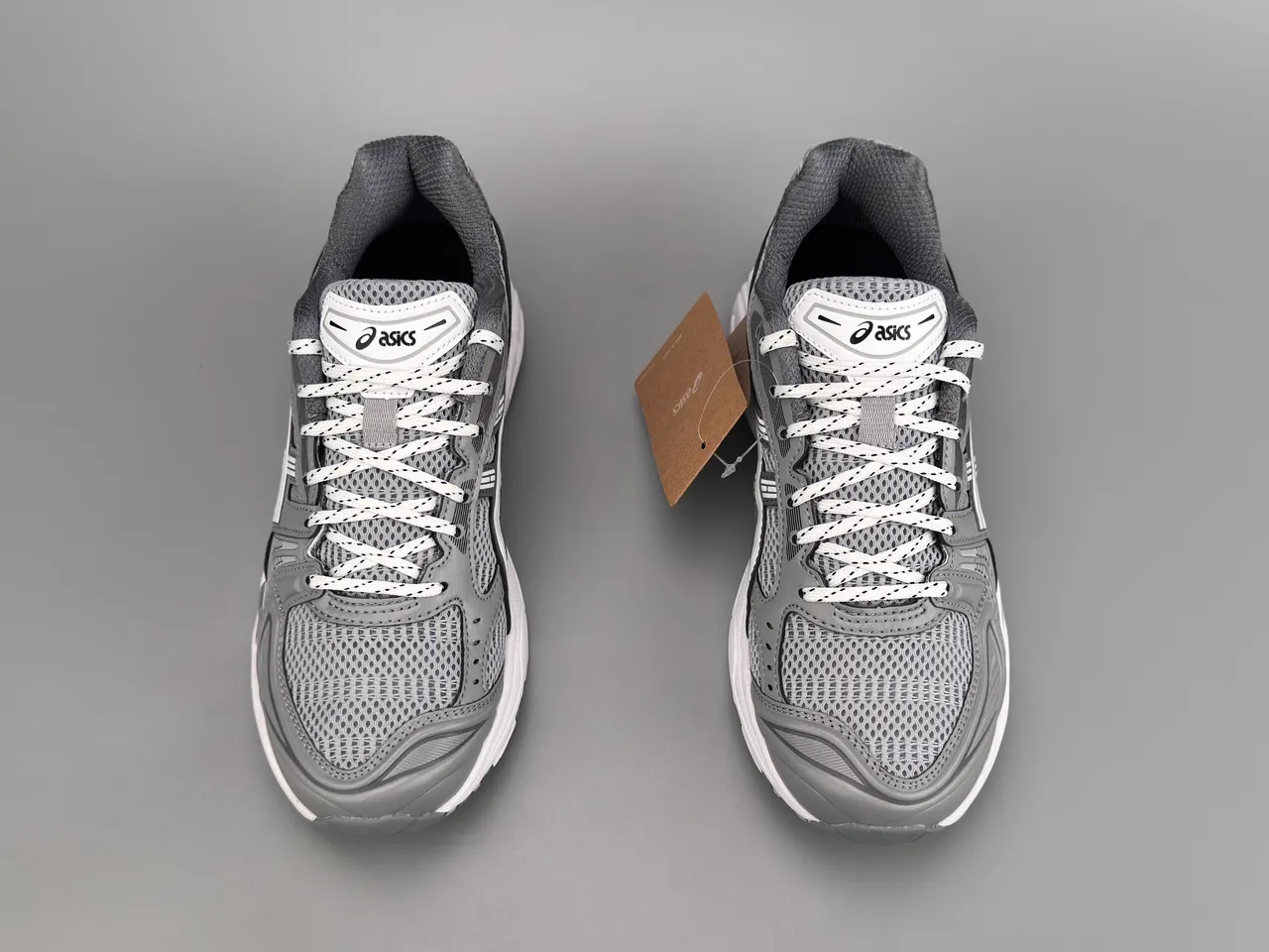 ASICS Gel-Kayano ধূসর এবং রৌপ্য দৌড়ের জুতা 9