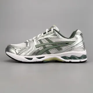 ASICS Gel-Kayano রূপালি এবং অলিভ সবুজ রানিং জুতা