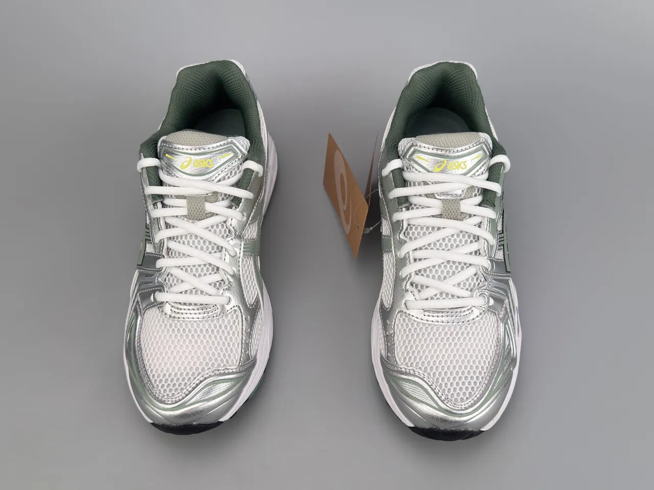 ASICS Gel-Kayano Chaussures de Running Argent et Vert Olive 9