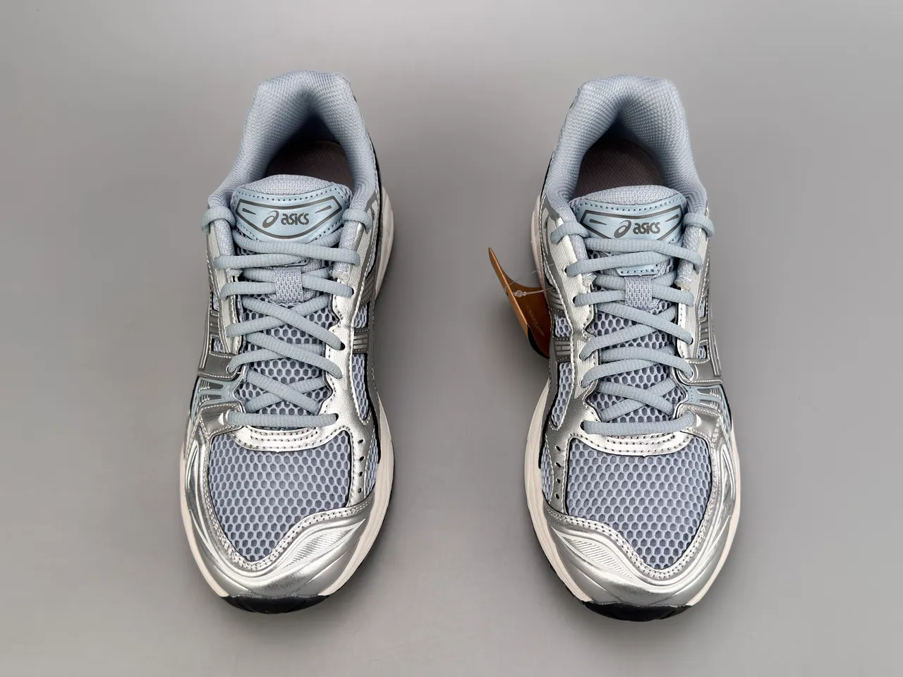 ASICS Gel-Kayano চাঁদি মেটালিক দৌড়ের জুতা 9