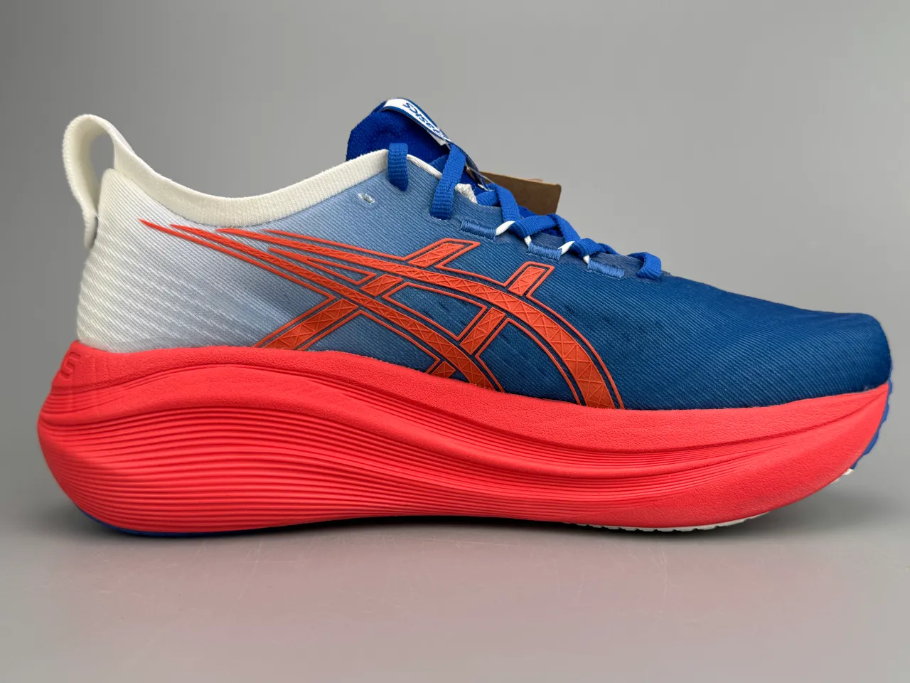 ASICS Gel-Nimbus 27 Paris 2025 Gradient 跑鞋 10