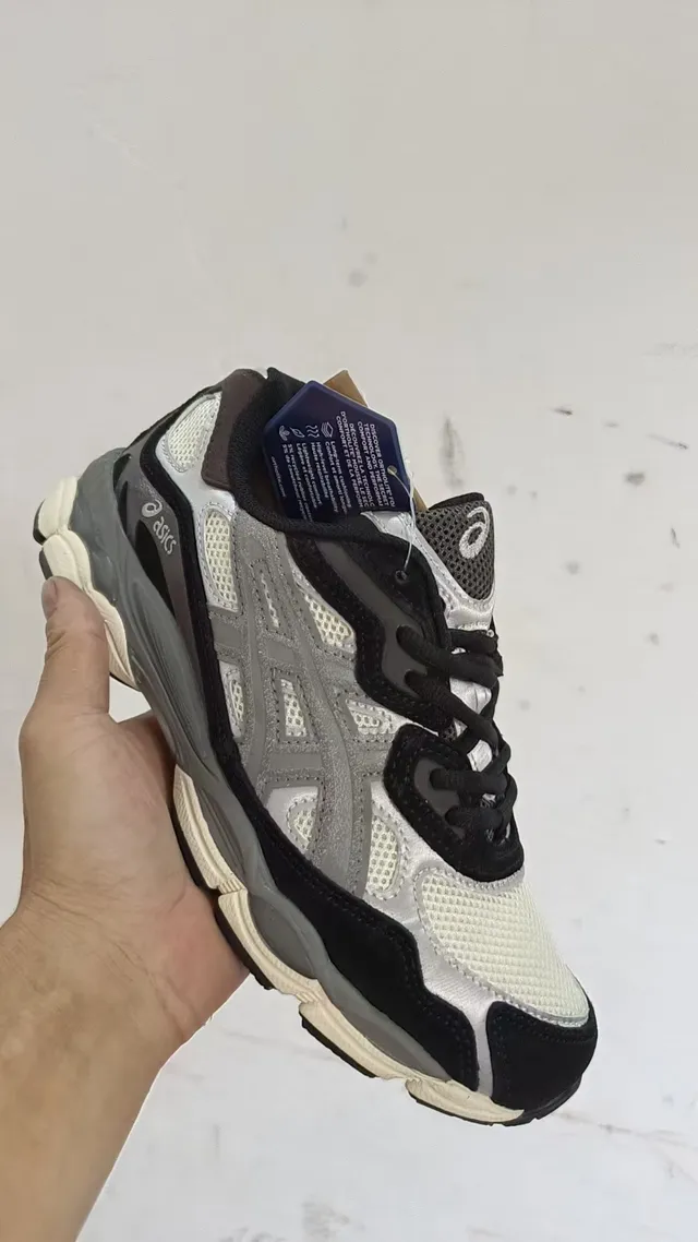 ASICS Gray Black Layered Synthetic Overlays Mesh Upper Running Shoes 2