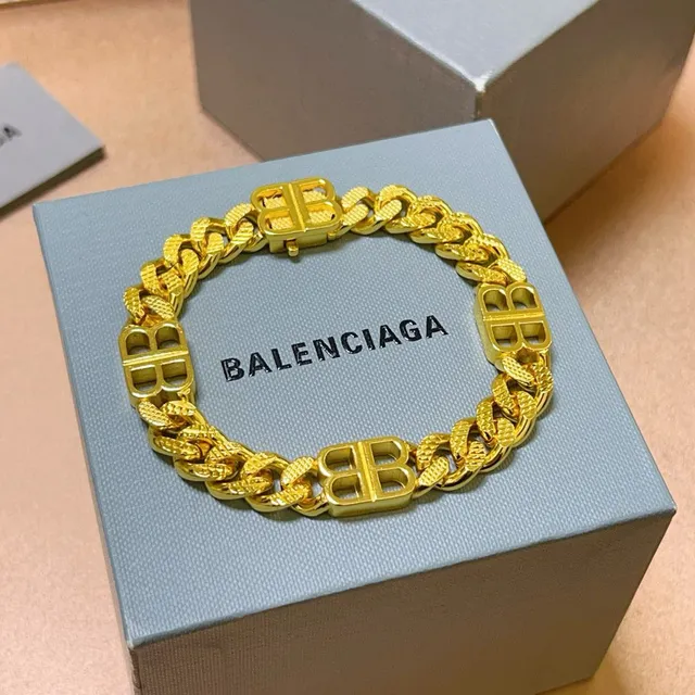 Balenciaga BB Chain গোল্ড-টোন কার্ব-লিঙ্ক ব্রেসলেট 3