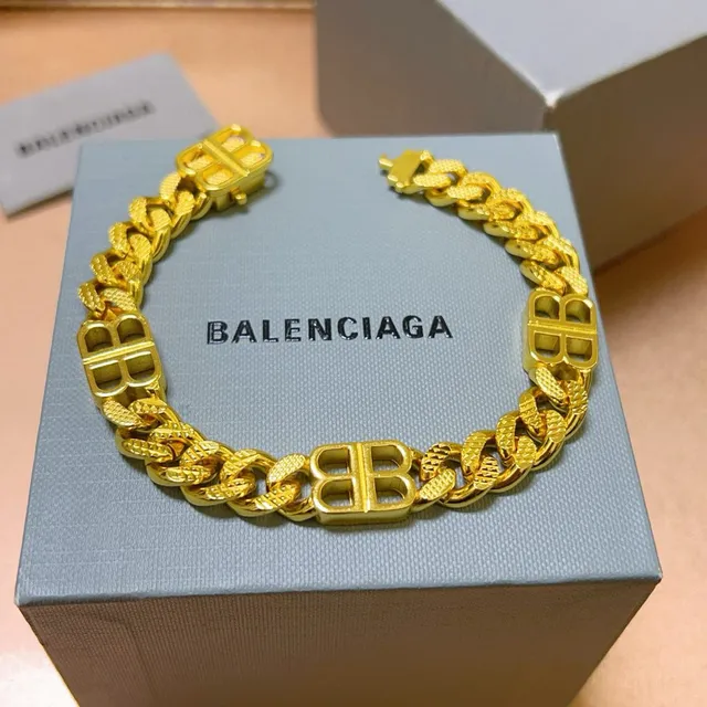 Balenciaga BB Chain গোল্ড-টোন কার্ব-লিঙ্ক ব্রেসলেট 9