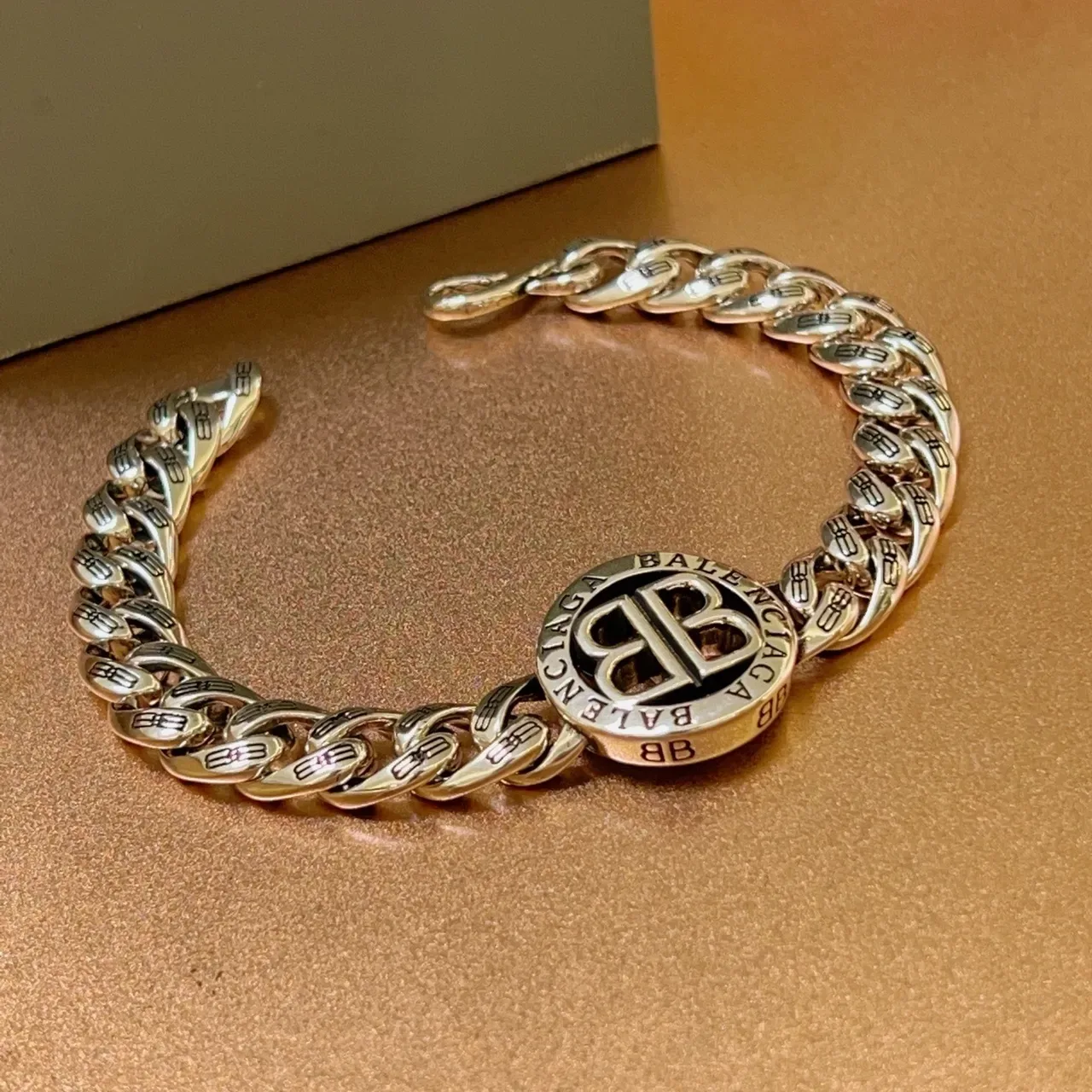 Pulseira Balenciaga BB Logo Corrente Chunky Curb-Link Prateada 5