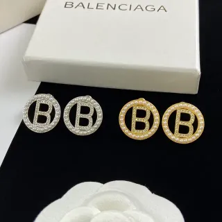 Balenciaga BB Logo मोती और क्रिस्टल स्टड ईयररिंग्स