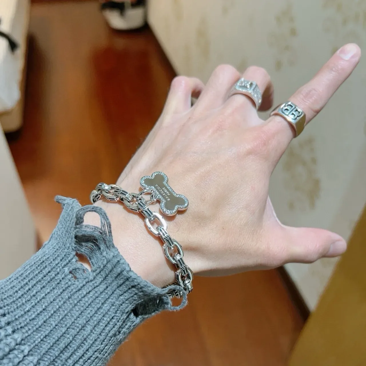 Bracelet Balenciaga Bone Charm Argent et Doré 2