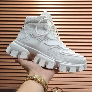 Balenciaga Defender High मोनोक्रोम सफेद चंक स्नीकर