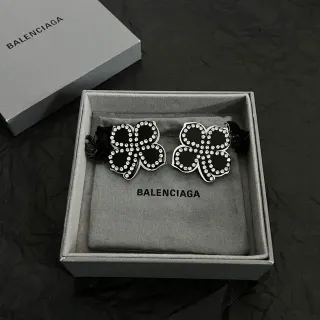 Balenciaga फ्लोरल क्रिस्टल-एंक्रस्टेड काली एनामेल ईयरिंग्स