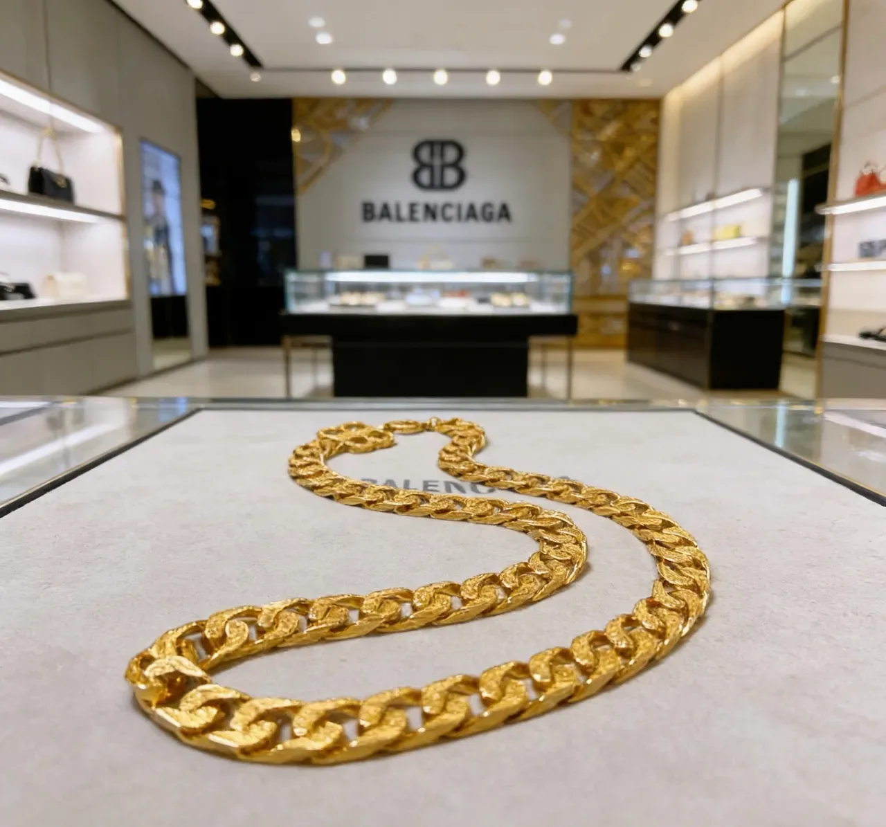 Balenciaga Gold Curb-Link Chain Necklace 5