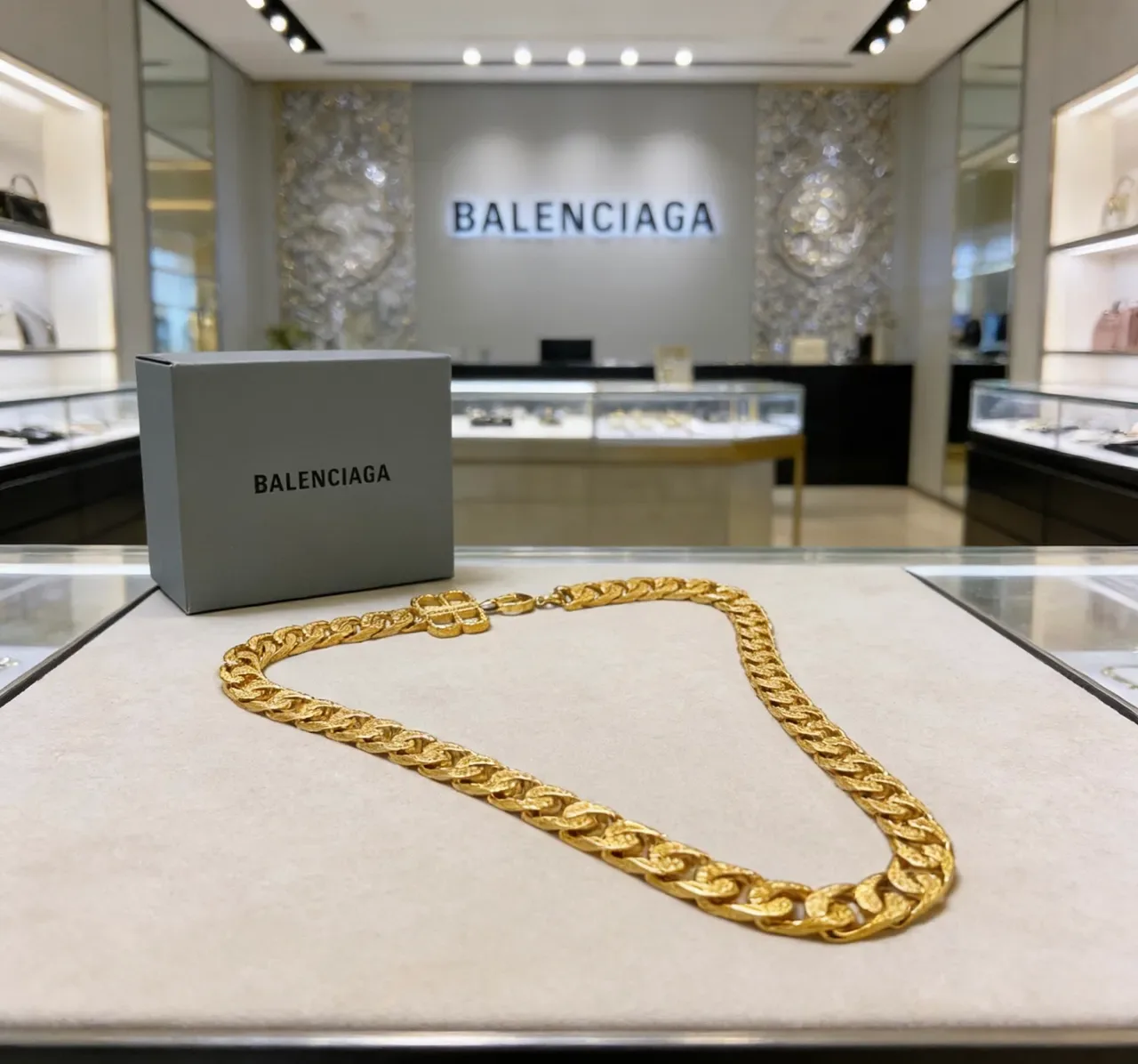 Balenciaga Gold Curb-Link Chain Necklace 7