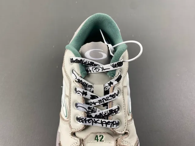Balenciaga Runner بيج أخضر طبقة جلد علوية طباعة جرافيتي أربطة أحذية أسلوب حياة 6