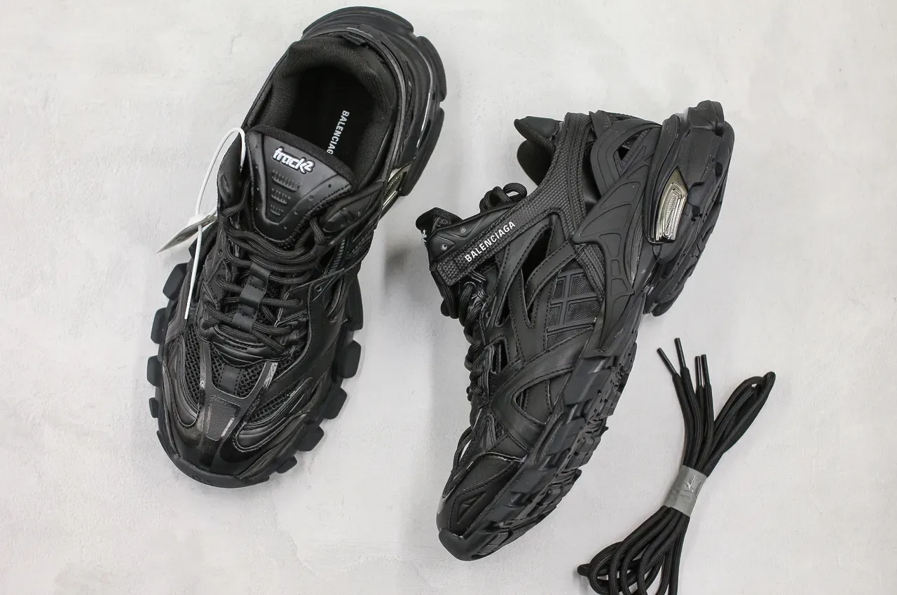 Balenciaga Runner Sneakers Chunky Noires Monochromes 4