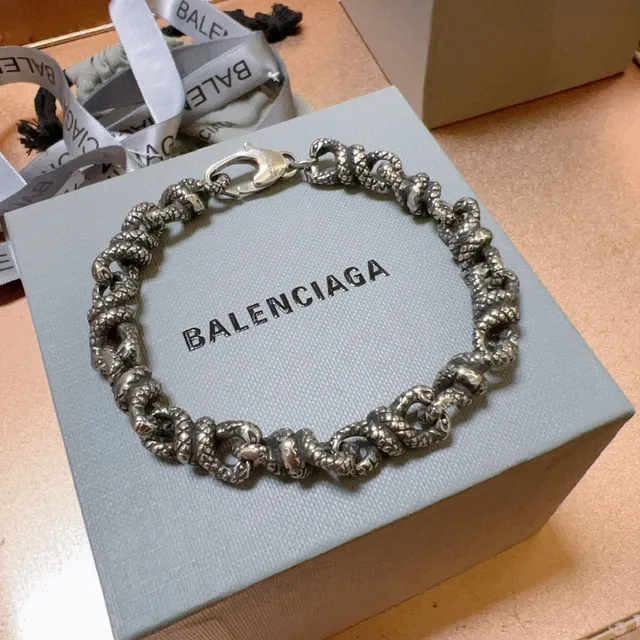 Balenciaga রূপালি কালো টুইস্ট লিঙ্ক চেইন প্রাচীন ফিনিশ কংকন 4