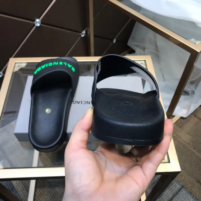 Balenciaga Slide Noir Vert Construction en caoutchouc Logo Néon Bold Sandales 4