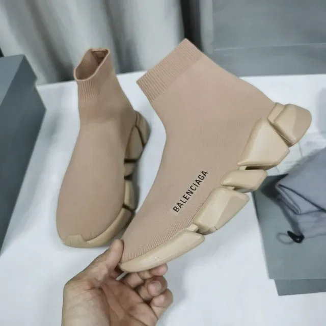 Balenciaga Speed Trainer أحذية رياضية لأسلوب الحياة بيج من الخياطة 5