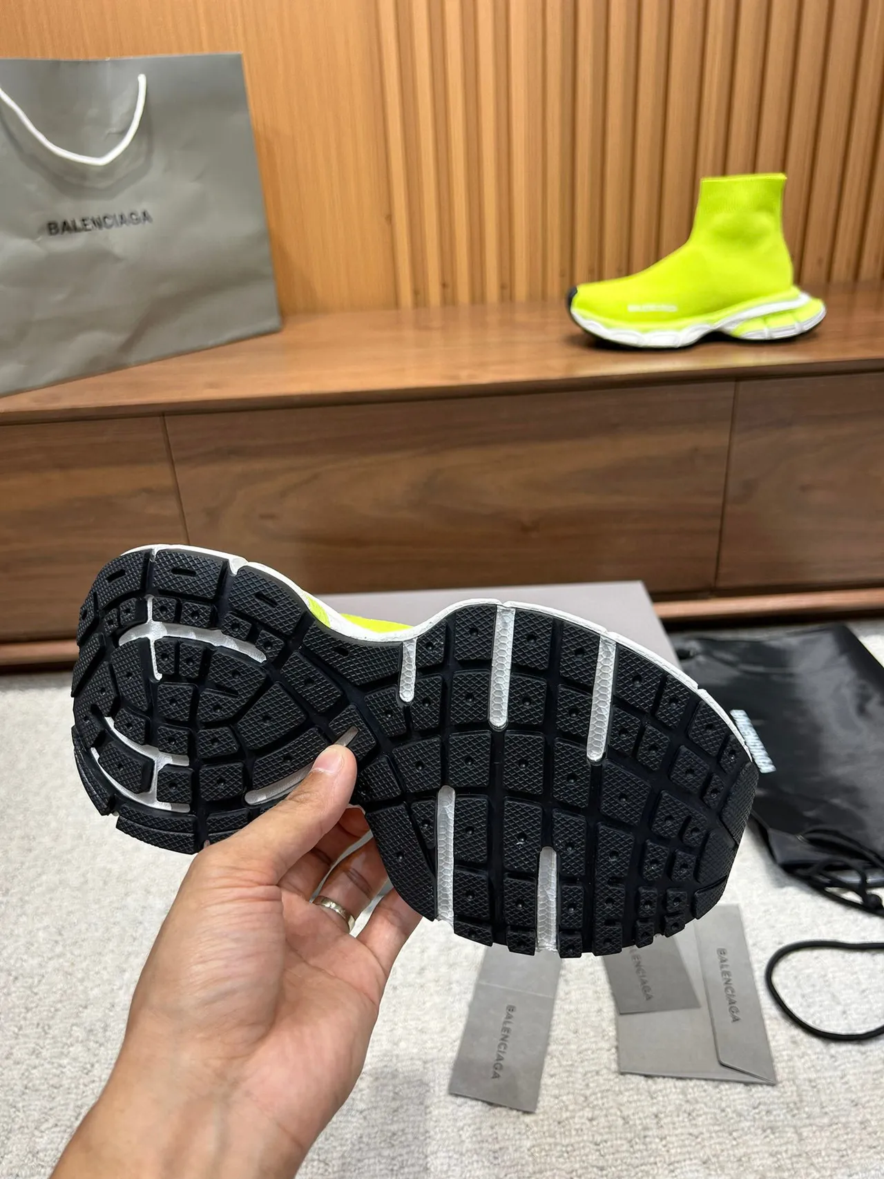 Balenciaga Speed Trainer Neon Lime 生活方式运动鞋 2