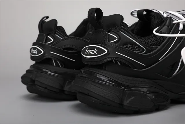 Balenciaga Track Sneaker zapatillas negras y blancas chunky 2