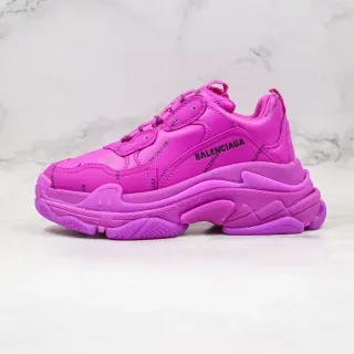 Balenciaga Triple S মোনোক্রোম পিঙ্ক চাঙ্কি স্নিকার