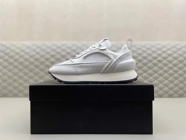 Balmain Track Trainer सफेद और काला लाइफस्टाइल स्नीकर्स 5