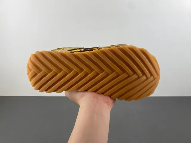 Bottega Veneta Andiamo حذاء رياضي أسلوب حياة من شبكة معدنية ذهبية 9