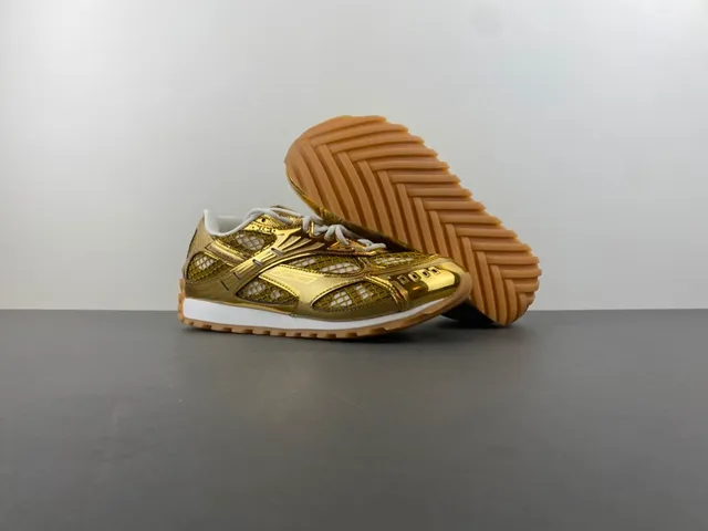 Bottega Veneta Andiamo حذاء رياضي أسلوب حياة من شبكة معدنية ذهبية 12