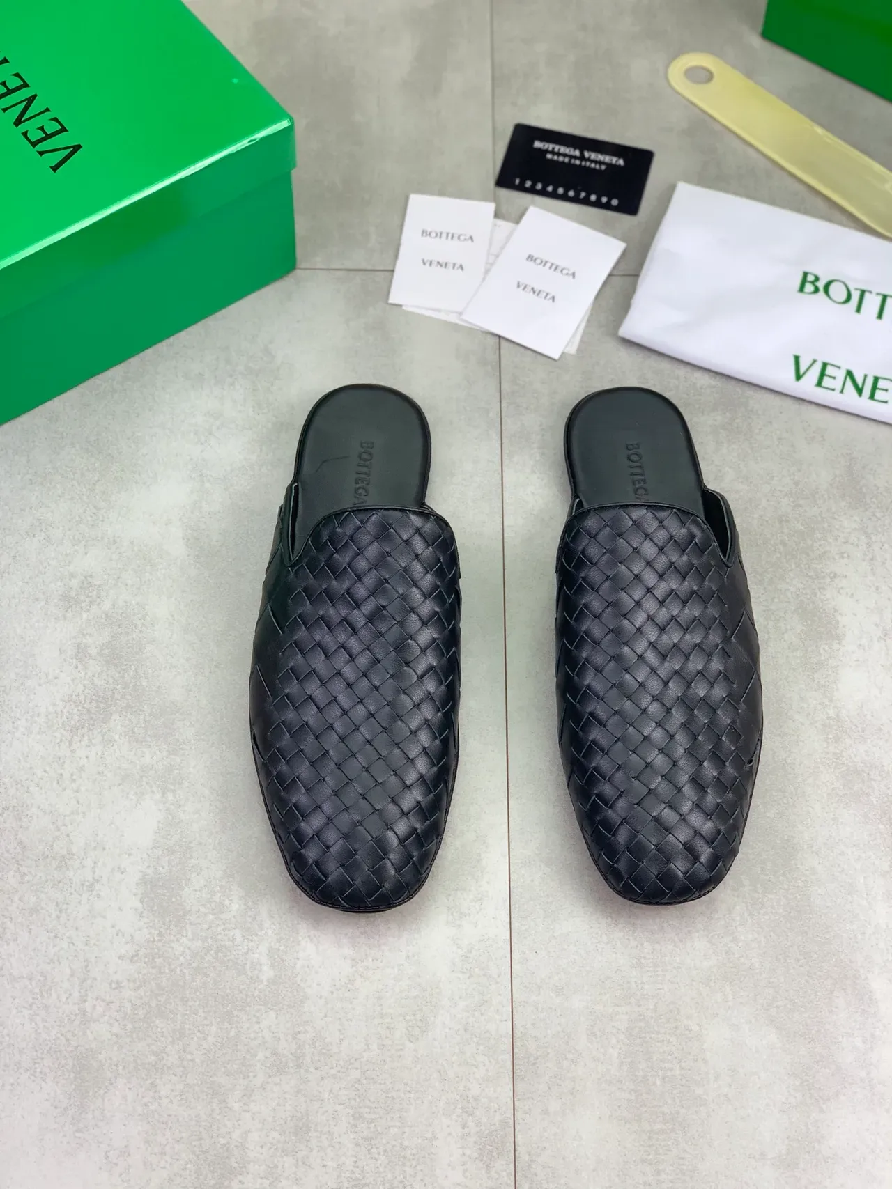Bottega Veneta Andiamo جلد منسوج أسود مول أحذية كاجوال 4