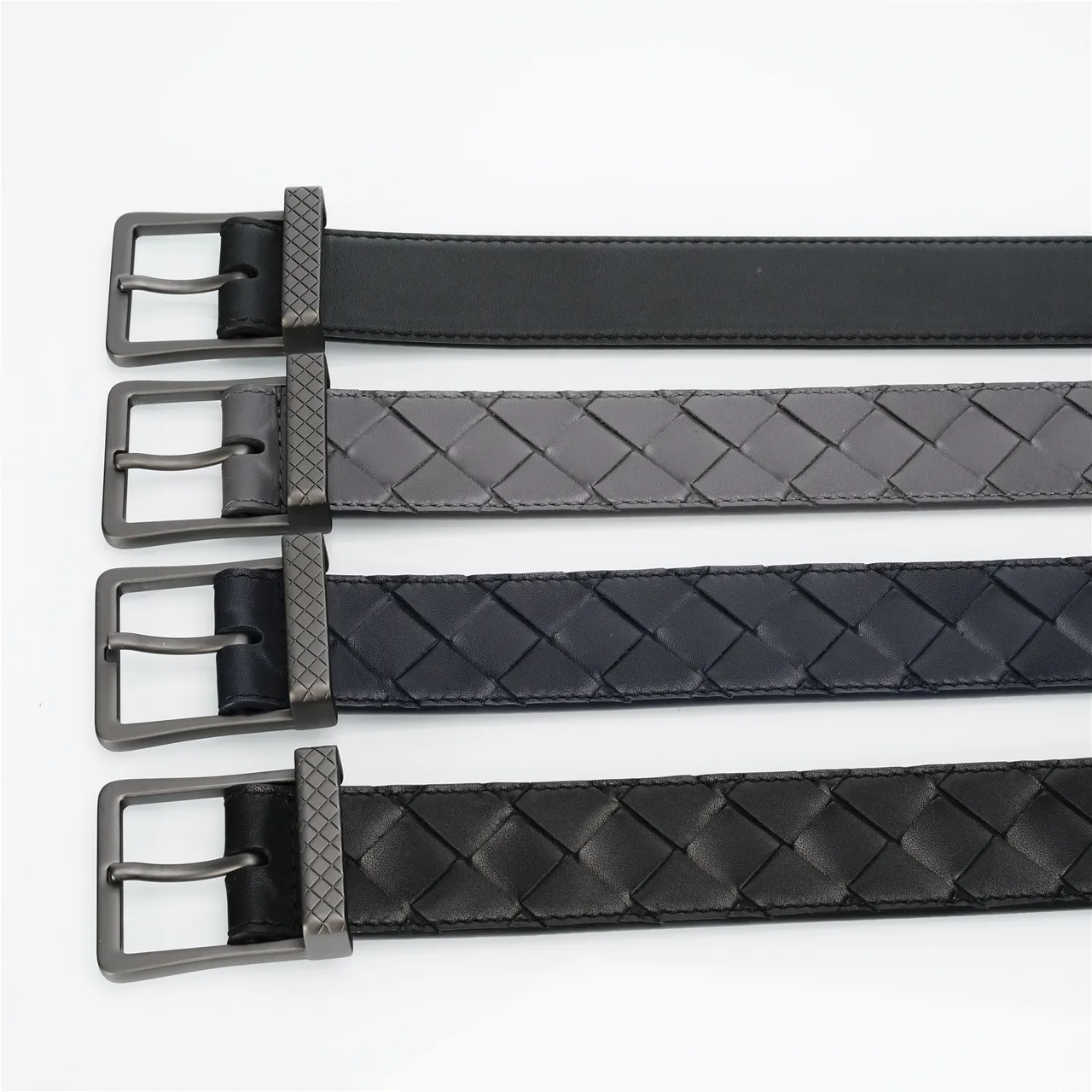Bottega Veneta Cassette काला चमड़े का बेल्ट 2