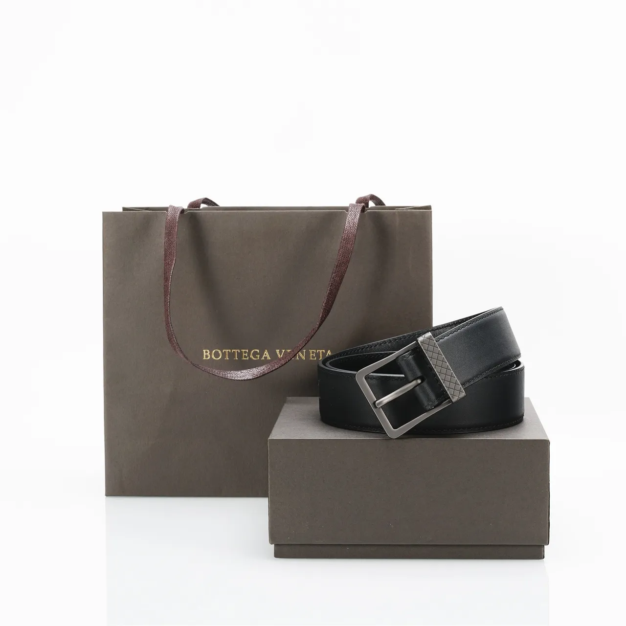 Bottega Veneta Cassette काला चमड़े का बेल्ट 5