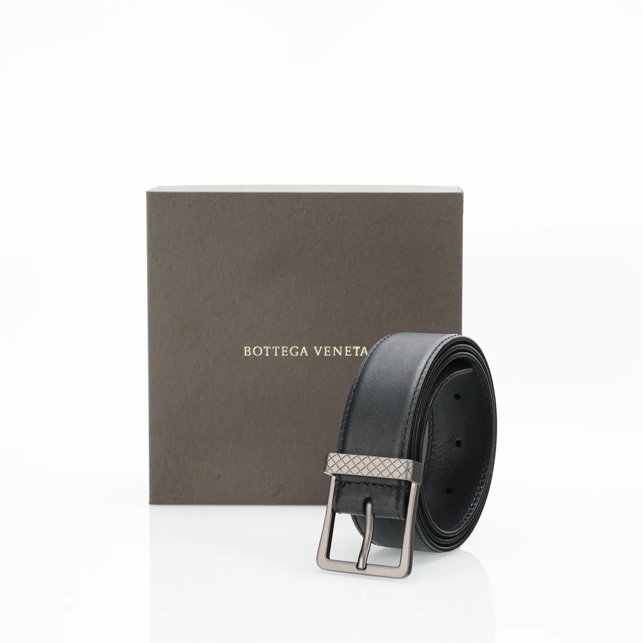 Bottega Veneta Cassette काला चमड़े का बेल्ट 6