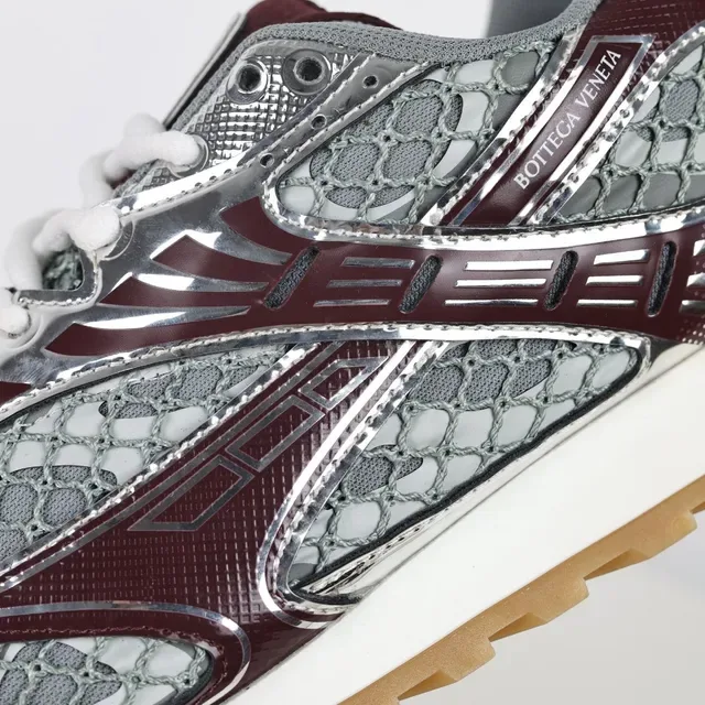 Bottega Veneta Cassette Sneakers Lifestyle Burdeos e Prata de Malha 6