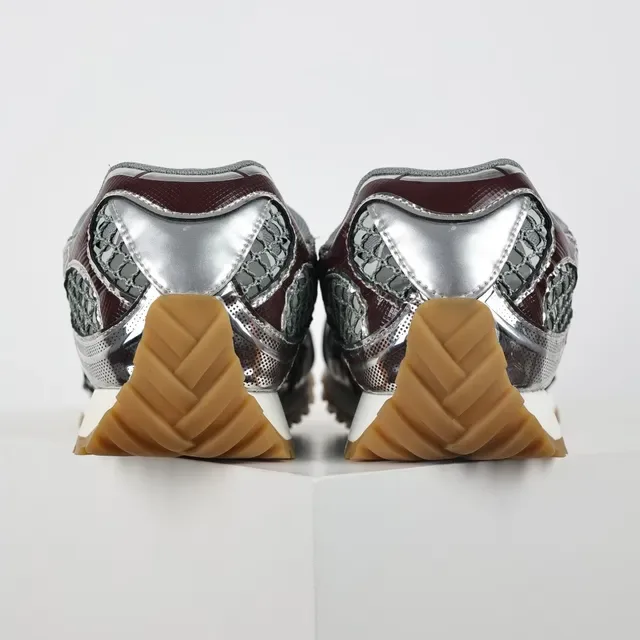 Bottega Veneta Cassette Sneakers Lifestyle Burdeos e Prata de Malha 8