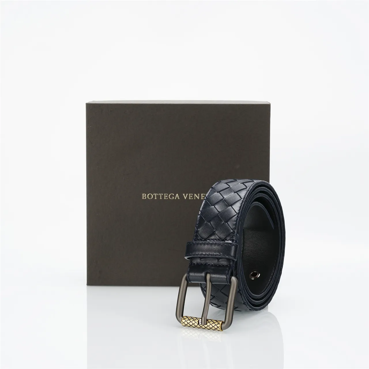 Bottega Veneta Cassette Intrecciato 黑色皮革腰带 6