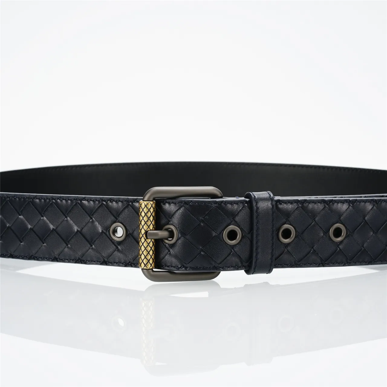Bottega Veneta Cassette Intrecciato 黑色皮革腰带 8