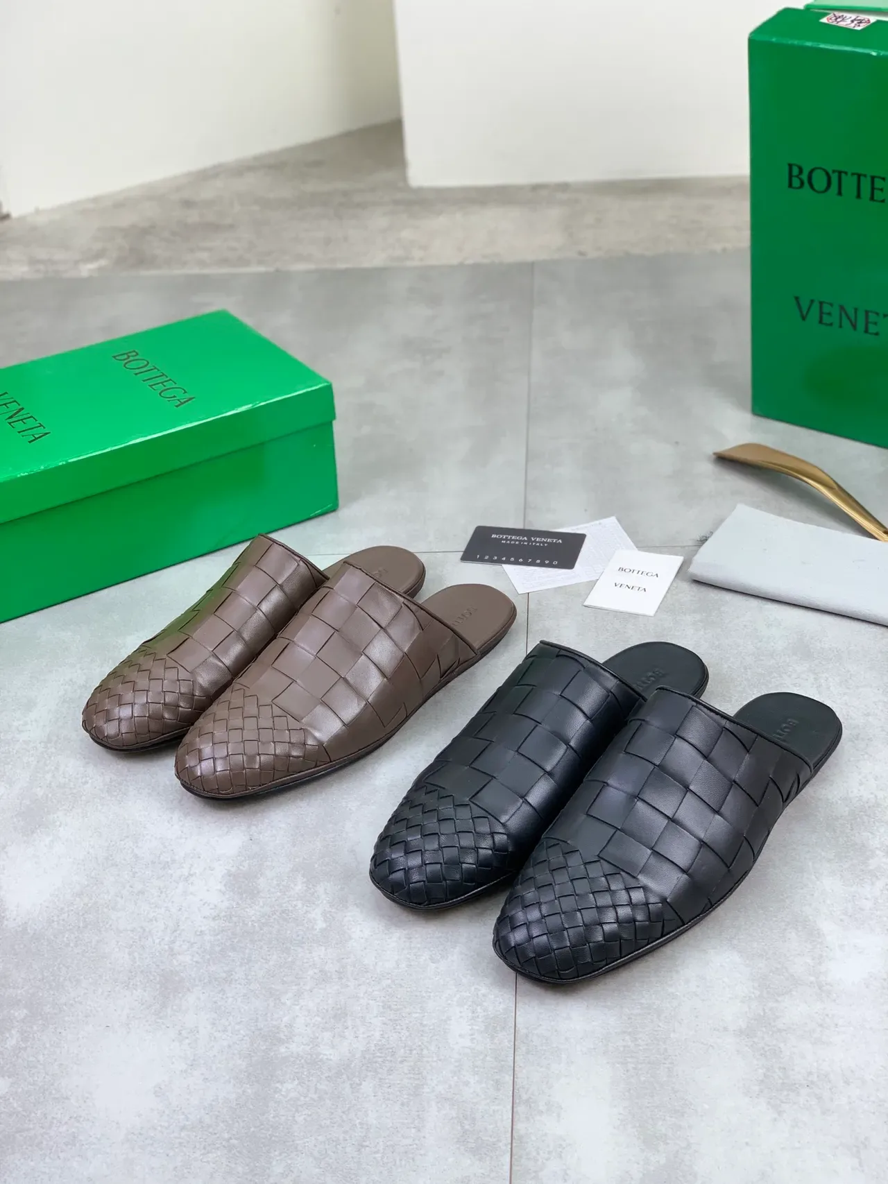 Bottega Veneta Cassette Woven 棕色皮革拖鞋 2