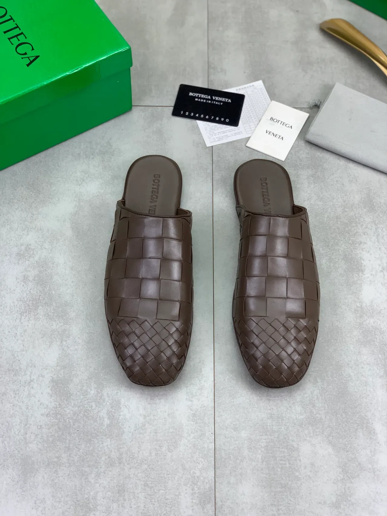 Bottega Veneta Cassette Woven 棕色皮革拖鞋 5